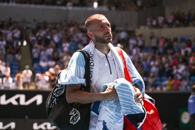 Mandatory Credit: Photo by Shutterstock (13728737a) Dan Evans looks dejected as he leaves the court after losing his third round match Australian Open, Day Six, Tennis, Melbourne Park, Melbourne, Australia - 21 Jan 2023 Australian Open, Day Six, Tennis, Melbourne Park, Melbourne, Australia - 21 Jan 2023  Copyright: xShutterstockx 13728737a