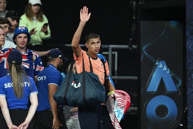 TENNIS AUSTRALIAN OPEN, Alexei Popyrin of Australia leaves after losing his match against Ben Shelton of the United States during the 2023 Australian Open tennis tournament at Melbourne Park in Melbourne, Wednesday, May 1, 2019. ( NO ARCHIVING, EDITORIAL USE ONLY, NO USE IN BOOKS WITHOUT CONSENT MELBOURNE VICTORIA AUSTRALIA  Copyright: xJAMESxROSSx 20230121001755033979