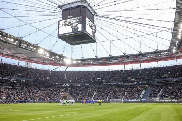 21.01.2023, Fussball, Saison 2022 2023, 1. Bundesliga, 16. Spieltag, Eintracht Frankfurt - FC Schalke 04, Schweigeminute für den verstorbenen Pele. Frankfurt Deutsche Bank Park Hessen Deutschland xRHR-FOTO TRx Copyright: RHR-FOTOx RHR-FOTO TR
