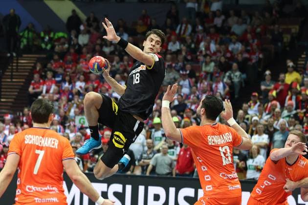 Deutschland - Niederlande, IHF Weltmeisterschaft, IHF 2023 World Men s Championship Julian Köster (Deutschland, 18), Robin Schoenaker (Niederlande 7)Samir Benghamen (Niederlande 13) Handball-Weltmeisterschaft 2023, Länderspiel zwischen Deutschland und Niederlande am 21.01.2023 in Kattowitz., Kattowitz Polen Spodek *** Germany Netherlands, IHF World Championship, IHF 2023 World Men s Championship Julian Köster Germany, 18 , Robin Schoenaker Netherlands 7 Samir Benghamen Netherlands 13 Handball World Championship 2023, international match between Germany and Netherlands on 21 01 2023 in Katowice , Katowice Poland Spodek