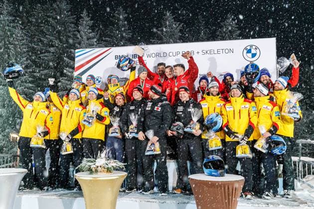 Bilder des Jahres 2023, Sport 01 Januar Sport Bilder des Tages Siegerehrung, Award Ceremony 4er Bob; oben von links: Team Friedrich (GER, Deutschland), Team Hall (GBR, Grossbritannien), Team Vogt (SUI, Schweiz); unten von links: Team Lochner (GER, Deutschland), Team Treichl (AUT, Oesterreich), Team Hafer (GER, Deutschland), 1 22 2023, Altenberg (Deutschland), BMW IBSF World Cup Bobsleigh and Skeleton Altenberg *** Award Ceremony 4 seater Bobsleigh top from left Team Friedrich GER, Germany , Team Hall GBR, Great Britain , Team Vogt SUI, Switzerland bottom from left Team Lochner GER, Germany , Team Treichl AUT, Austria , Team Hafer GER, Germany , 1 22 2023, Altenberg Germany , BMW IBSF World Cup Bobsleigh and Skeleton Altenberg xprx