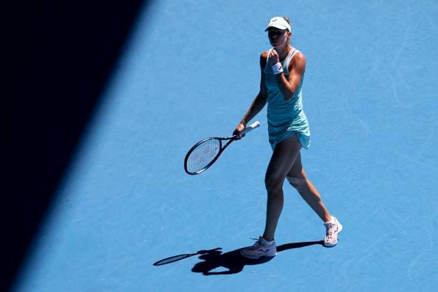 January 23, 2023, Melbourne, Victoria, Australia: MELBOURNE, AUSTRALIA - JANUARY 23: Magda Linette of Poland plays Caroline Garcia of France on day 8 action of the 2023 Australian Open at Melbourne Park on January 23, 2023 in Melbourne, Australia. Melbourne Australia - ZUMAp121 20230123_zsp_p121_025 Copyright: xChrisxPutnamx