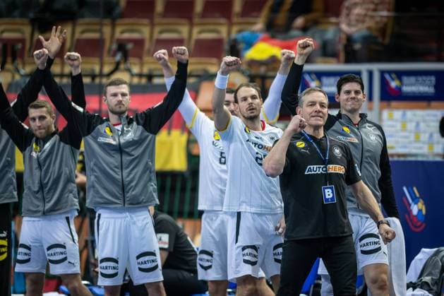 Handball Kattowitz 23.01.2023 Weltmeisterschaft Handball WM Männer Hauptrunde Deutschland (GER) - Norwegen (NOR) Alfred Gislason (Deutschland, Trainer) Kai Häfner (Deutschland, No.25) Haefner Hafner Philipp Weber (Deutschland, No.20) und andere Jubel