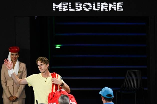 Mandatory Credit: Photo by James Gourley Shutterstock (13729783bq) Sebastian Korda leaves the court after retiring through injury from his Quarter Final Match Australian Open, Day Nine, Tennis, Melbourne Park, Melbourne, Australia - 24 Jan 2023 Australian Open, Day Nine, Tennis, Melbourne Park, Melbourne, Australia - 24 Jan 2023  Copyright: xJamesxGourley Shutterstockx 13729783bq