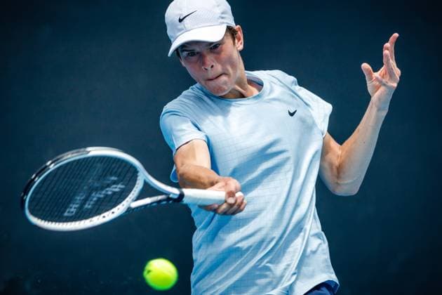 Alexander Blockx pictured in action at a tennis match between Belgian Blockx and Bulgarian Dzhenev, in round 3 of the junior boys singles at the Australian Open tennis Grand Slam, Wednesday 25 January 2023 in Melbourne Park, Melbourne, Australia. PATRICKxHAMILTON  x58736452x