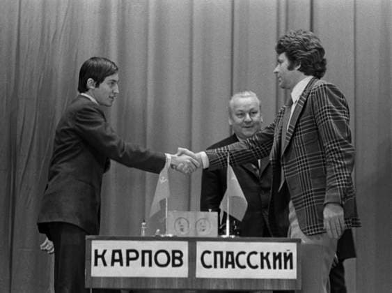 Leningrad, USSR. International grandmasters, winner of chess Olympiads as part of the USSR national team, Nationalteam winner of the chess Oscar Anatoly Karpov and former world champion, two-time USSR champion Boris Spassky (L-R, front) prepare for the semifinal tournament of candidates for the World Chess Championship at the Dzerzhinsky Palace of Culture. The semifinal series of games ended with the victory of Anatoly Karpov with a score of 4:1. Nikolai Naumenkov TASS  16811216