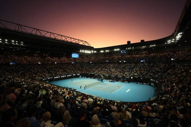 Bilder des Jahres 2023, Sport 01 Januar Sport Bilder des Tages Mandatory Credit: Photo by Ella Ling Shutterstock (13736327ag) The sunset during Victoria Azarenka of Belarus v Elena Rybakina of Kazakhstan Australian Open, Day Eleven, Tennis, Melbourne Park, Melbourne, Australia - 26 Jan 2023 Australian Open, Day Eleven, Tennis, Melbourne Park, Melbourne, Australia - 26 Jan 2023  Copyright: xEllaxLing Shutterstockx 13736327ag