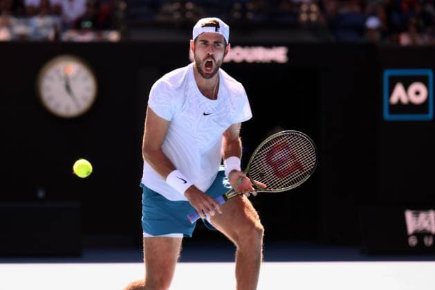Sport Bilder des Tages Mandatory Credit: Photo by James Gourley Shutterstock (13736332cf) Karen Khachanov during his semi-final match Australian Open, Day Twelve, Tennis, Melbourne Park, Melbourne, Australia - 27 Jan 2023 Australian Open, Day Twelve, Tennis, Melbourne Park, Melbourne, Australia - 27 Jan 2023 Copyright: xJamesxGourley Shutterstockx 13736332cf