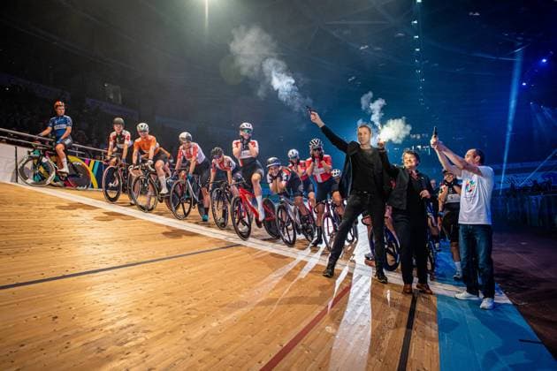 Bilder des Jahres 2023, Sport 01 Januar Startschuß Six Day Berlin, Sechstagerennen Berlin 2023 Startschuss mit Nicola Böcker-Giannini, Staatssekretärin Robert Herberg, Special Olympics Athlet und Jens Voigt zum 110. Sechstagerennen Berlin 2023 (Six Day) im Velodrom an der Landsberger Alle (Paul-Heyse-Strasse 29 Prenzlauer Berg) Berlin Pankow Deutschland. Das traditionelle Sechstagerennen fand vom 27. Januar bis zum 29. Januar 2023 statt. Six Day, Sixdays Sixday *** Starting shot Six Day Berlin, Sixstagerennen Berlin 2023 Starting shot with Nicola Böcker Giannini, State Secretary Robert Herberg, Special Olympics athlete and Jens Voigt to the 110 Sixstagerennen Berlin 2023 Six Day in the Velodrom at the Landsberger Alle Paul Heyse Strasse 29 Prenzlauer Berg Berlin Pankow Germany The traditional Sixstagerennen took place from 27 January to 29 January 2023 Six Day, Sixdays Sixday