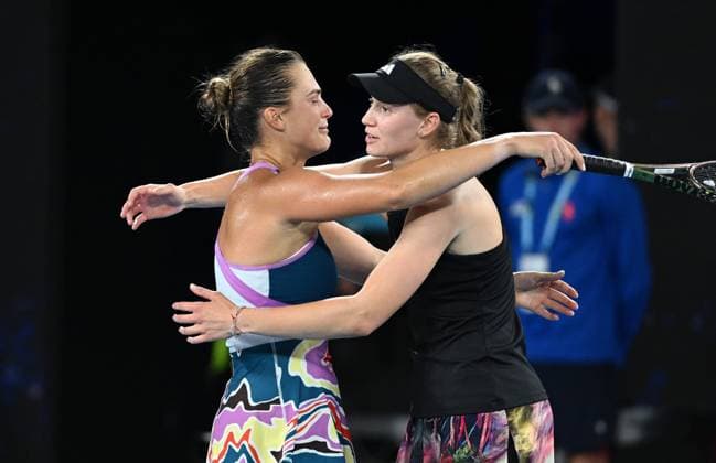 TENNIS AUSTRALIAN OPEN, Aryna Sabalenka of Belarus (left) embraces Elena Rybakina of Kazakhstan following the women?s singles final at the 2023 Australian Open tennis championship at Melbourne Park in Melbourne, Saturday, January 28, 2023. ( NO ARCHIVING, EDITORIAL USE ONLY, NO USE IN BOOKS WITHOUT CONSENT MELBOURNE VICTORIA AUSTRALIA  Copyright: xJAMESxROSSx 20230128001757496360