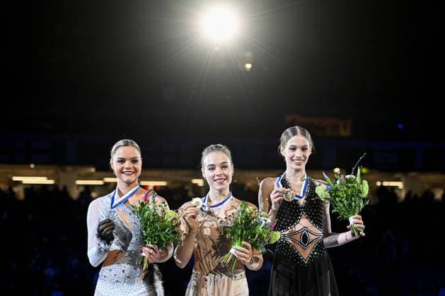 Bilder des Jahres 2023, Sport 01 Januar Women Awards, L-R, Loena HENDRICKX (BEL) second place, Anastasiia GUBANOVA (GEO) first place, Kimmy REPOND (SUI) third place, during Victory Ceremony at ISU European Figure skating, Eiskunstlauf Championships 2023, at Espoo Metro Areena, on January 28, 2023 in Espoo, Finland. Noxthirdxpartyxsales  (209332917)