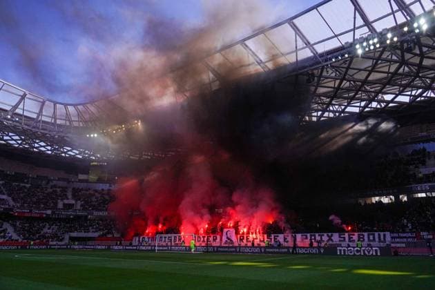 Supporters de l OGC Nice FOOTBALL : OGC Nice vs Lille - Ligue 1 Ubereats - Nice - 29 01 2023 NorbertScanella Panoramic 