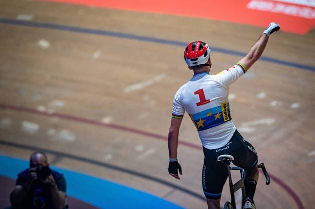 REINHARDT Theo: Six Day Berlin 2023 Team 1 - REINHARDT Theo ( GER ) - Red Querformat - quer - horizontal - Landscape - Event Veranstaltung: Six Day Berlin 2023 - Category Kategorie: Cycling - Track cycling, Rad, Radsport, Bahnrad, Bahn Sixdays - Elite Men - Location Ort: Europe Germany - Berlin - Velodrom Berlin - Discipline: Madison - Distance: ... m - Date Datum: 28.01.2023 Saturday Day 2 -
