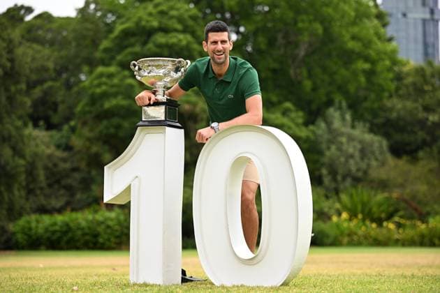 Bilder des Jahres 2023, Sport 01 Januar Sport Themen der Woche KW05 Sport Bilder des Tages TENNIS AUSTRALIAN OPEN MENS SINGLES WINNER, Novak Djokovic of Serbia poses for a photograph with the Norman Brooks Challenge Cup following his win in the men?s singles final in the 2023 Australian Open tennis tournament, at Government House in Melbourne, Monday, January 30, 2023. ( NO ARCHIVING, EDITORIAL USE ONLY, NO USE IN BOOKS WITHOUT CONSENT MELBOURNE VICTORIA AUSTRALIA  Copyright: xJAMESxROSSx 20230130001758158340