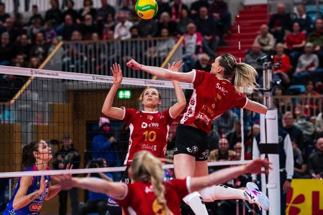 Bilder des Jahres 2023, Sport 01 Januar Sport Themen der Woche KW05 Sport Bilder des Tages CEV Champions League SC Potsdam - Igor Gorgonzola NOVARA CEV Champions League SC Potsdam - Igor Gorgonzola NOVARA; Sarah van Aalen ( 10) , Maja Savic ( 5) *** CEV Champions League SC Potsdam Igor Gorgonzola NOVARA CEV Champions League SC Potsdam Igor Gorgonzola NOVARA Sarah van Aalen 10 , Maja Savic 5 Copyright: xBEAUTIFULxSPORTS NicolxMarschallx