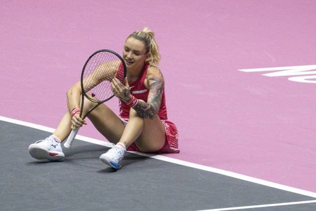 La joueuse tcheque Tereza Martincova perd son match face Ã Caroline Garcia (FRA)- Open 6eme sens Immobilier MÃ tropole de Lyon 2023, tournoi de tennis fÃ minin WTA, Tennis Damen 250 de Caroline Garcia, Lyon 31 01 2022 - TENNIS : Open 6eme Sens Immobilier Lyon Metropole - 31 01 2023 SandrineThesillat Panoramic 