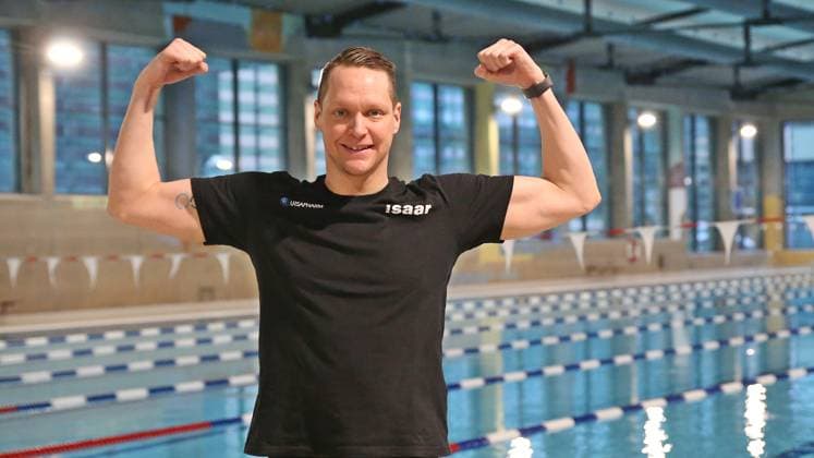 Andreas Waschburger schwimmt in Rekordzeit um Manhattan, Archivbilder 01.02.2023, xssnsmx, Schwimmen Shooting, Andreas Waschburger - Shooting emspor, v.l. Andreas Waschburger im Vereinsoutfit der SSG Saar Max Ritter jubelnd (DFL DFB REGULATIONS PROHIBIT ANY USE OF PHOTOGRAPHS as IMAGE SEQUENCES and or QUASI-VIDEO) Saarbrücken *** 01 02 2023, xssnsmx, swimming shooting, Andreas Waschburger shooting emspor, v l Andreas Waschburger in club outfit of SSG Saar Max Ritter cheering DFL DFB REGULATES PROHIBIT ANY USE OF PHOTOGRAPHS as IMAGE SEQUENCES and or QUASI VIDEO Saarbruecken
