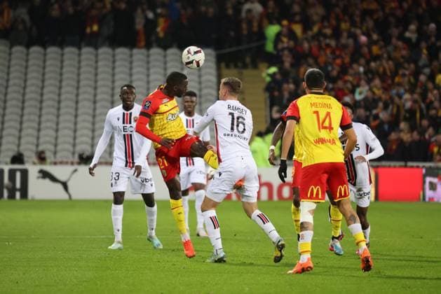 Massadio Haidara (Lens) lors du match RC Lens - OGC Nice, stade Bollaert-Delelis, 1er fÃ vrier 2023 FOOTBALL : RC Lens vs OGC Nice - Ligue 1 Uber Eats - 01 02 2023 LaurentSanson Panoramic 