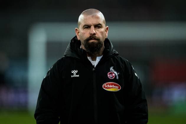 FLYERALARM Frauen Fussball Bundesliga, SGS Essen - 1. FC Koeln; 03.02.2023 Sascha Glass (Trainer 1. FC Koeln) FLYERALARM Frauen Fussball Bundesliga, SGS Essen - 1. FC Koeln, Essen, Stadion an der Hafenstrasse DFB REGULATIONS PROHIBIT ANY USE OF PHOTOGRAPHS AS IMAGE SEQUENCES AND OR QUASI-VIDEO. Copyright: xBEAUTIFULxSPORTS Wunderlx