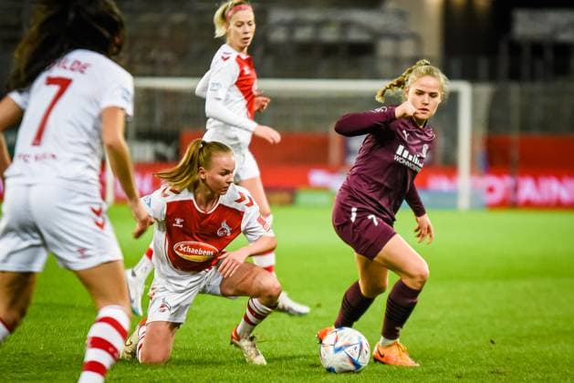 Antonia Baaß SGS Essen vs. 1. FC Köln 03.02.2023 Antonia Baaß 11. Spieltag der Flyeralarm Frauen-Bundesliga Saison 2022 2023 SGS Essen gegen den 1. FC Köln am 3. Februar 2023 im Stadion an der Hafenstraße in Essen (Nordrhein-Westfalen Deutschland).