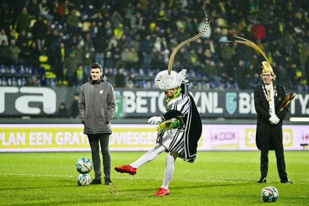 Bilder des Jahres 2023, Sport 02 Februar Sport Themen der Woche KW05 Sport Bilder des Tages SITTARD, 03Ã02-2023, Fortuna Sittard Stadium, Dutch Football Eredivisie Season 2022 2023. Fortuna Sittard - Sparta. Carnaval kick Fortuna Sittard - Sparta  x19779056x Copyright: