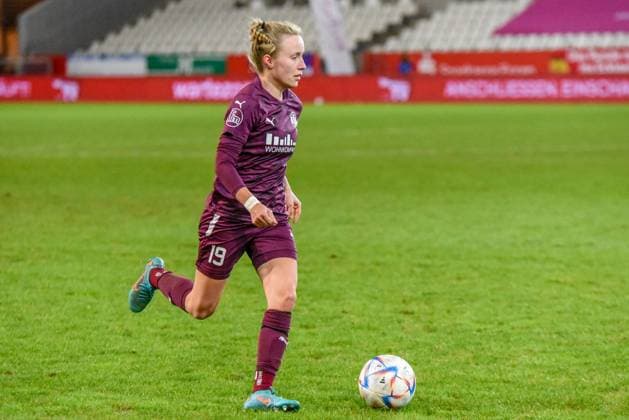 Beke Sterner SGS Essen vs. 1. FC Köln 03.02.2023 Beke Sterner 11. Spieltag der Flyeralarm Frauen-Bundesliga Saison 2022 2023 SGS Essen gegen den 1. FC Köln am 3. Februar 2023 im Stadion an der Hafenstraße in Essen (Nordrhein-Westfalen Deutschland). Endstand: 4:0 vor 1.307 Zuschauern.
