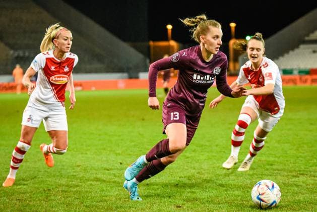 Maike Berentzen SGS Essen vs. 1. FC Köln 03.02.2023 Maike Berentzen 11. Spieltag der Flyeralarm Frauen-Bundesliga Saison 2022 2023 SGS Essen gegen den 1. FC Köln am 3. Februar 2023 im Stadion an der Hafenstraße in Essen (Nordrhein-Westfalen Deutschland). Endstand: 4:0 vor 1.307 Zuschauern.