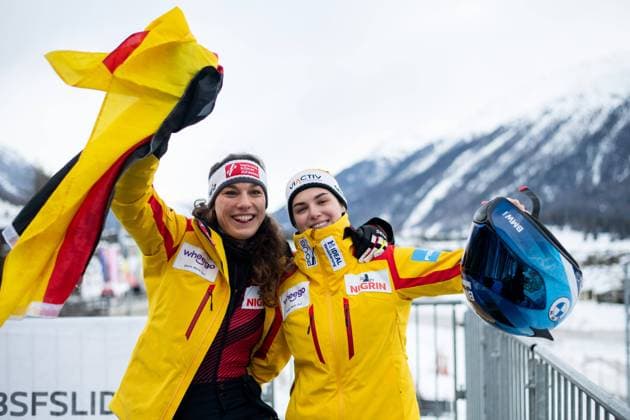 Bilder des Jahres 2023, Sport 02 Februar Sport Themen der Woche KW05 Weltmeisterin Kim Kalicki, Leonie Fiebig (Deutschland) jubeln ueber Sieg und WM - Titel, CH, BMW IBSF Zweierbob Weltmeisterschaft, Olympia Bob Run Sankt Moritz, Rennen Frauen, finaler Durchgang, 04.02.2023, Saison 2022 2023 CH, BMW IBSF Zweierbob Weltmeisterschaft, Olympia Bob Run Sankt Moritz, Rennen Frauen, finaler Durchgang, 04.02.2023, Saison 2022 2023 St. Moritz *** World champion Kim Kalicki, Leonie Fiebig Germany rejoice over victory and world championship title, CH, BMW IBSF two-man bobsleigh world championship, Olympic Bob Run Sankt Moritz, race women, final round, 04 02 2023, season 2022 2023 CH, BMW IBSF two-man bobsleigh world championship, Olympic Bob Run Sankt Moritz, race women, final round, 04 02 2023, season 2022 2023 St Moritz Copyright: xEibner Memmlerx EP_MMR
