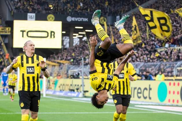 Bilder des Jahres 2023, Sport 02 Februar Sport Themen der Woche KW05 Sport Bilder des Tages Fußball: 1. Bundesliga, Saison 2022 2023, 19. Spieltag, Borussia Dortmund - SC Freiburg am 04.02.2023 in Dortmund (Nordrhein-Westfalen). Dortmunds Karim Adeyemi bejubelt seinen Treffer zum 2:1 WICHTIGER HINWEIS: Gemäß den Vorgaben der DFL Deutsche Fußball Liga bzw. des DFB Deutscher Fußball-Bund ist es untersagt, in dem Stadion und oder vom Spiel angefertigte Fotoaufnahmen in Form von Sequenzbildern und oder videoähnlichen Fotostrecken zu verwerten bzw. verwerten zu lassen. *** Soccer 1 Bundesliga, season 2022 2023, 19 match day, Borussia Dortmund SC Freiburg on 04 02 2023 in Dortmund North Rhine Westphalia Dortmunds Karim Adeyemi celebrates his goal to 2 1 IMPORTANT NOTE According to the requirements of the DFL German Football League and the DFB German Football Association is prohibited in the stadium and or from the game made photographs in the form of sequence images and or video-like photo series to exploit or exploit to let Copyright: xKirchner MarcoxSteinbrennerx