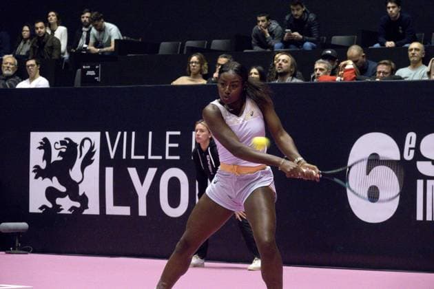 La joueuse de tennis amÃ ricaine Alycia Parks lors de son match en 1 2 finale face Ã la Maryna Zanevska - Open 6eme sens Immobilier MÃ tropole de Lyon 2023, tournoi de tennis fÃ minin WTA, Tennis Damen 250 de Caroline Garcia, Lyon 04 02 2022 - TENNIS : Open 6eme Sens Immobilier Lyon Metropole - 04 02 2023 SandrineThesillat Panoramic 