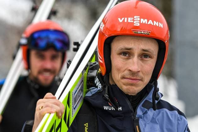 GER, Nordische Kombination, Weltcup in Oberstdorf 05.02.2023, WM Skisprung Arena, Oberstdorf, GER, Nordische Kombination, Weltcup in Oberstdorf, Skispringen, im Bild Eric Frenzel (GER, 33), im Hintergrund Johannes Rydzek (GER, 35) *** GER, Nordic Combined, World Cup in Oberstdorf 05 02 2023, World Cup Ski Jumping Arena, Oberstdorf, GER, Nordic Combined, World Cup in Oberstdorf, Ski Jumping, in the picture Eric Frenzel GER, 33 , in the background Johannes Rydzek GER, 35 nordphotoxGmbHx xHafner nph00200