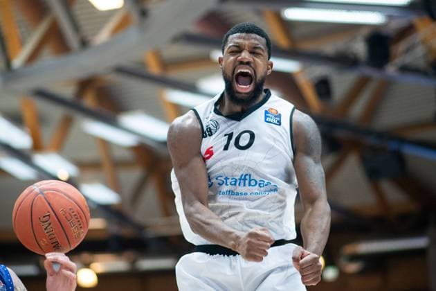 Sport Themen der Woche KW05 Sport Bilder des Tages Malik Osborne (Niners Chemnitz, 10) jubelt, GER, HAKRO Merlins Crailsheim vs. Niners Chemnitz, easycredit Basketball BBL Bundesliga, 19. Spieltag, Spielzeit 2022 2023, 05.02.2023 GER, HAKRO Merlins Crailsheim vs. Niners Chemnitz, easycredit Basketball BBL Bundesliga, 19. Spieltag, Spielzeit 2022 2023, 05.02.2023 Ilshofen *** Malik Osborne Niners Chemnitz, 10 cheers, GER, HAKRO Merlins Crailsheim vs Niners Chemnitz, easycredit Basketball BBL Bundesliga, 19 match day, season 2022 2023, 05 02 2023 GER, HAKRO Merlins Crailsheim vs Niners Chemnitz, easycredit Basketball BBL Bundesliga, 19 match day, season 2022 2023, 05 02 2023 Ilshofen Copyright: xEibner Memmlerx EP_MMR