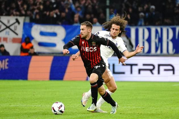 Aaron Ramsey (OGC Nice) - Matteo Guendouzi (Olympique de Marseille) FOOTBALL : Olympique de Marseille vs OGC Nice - Ligue 1 Ubereats - Marseille - 05 02 2023 NorbertScanella Panoramic 