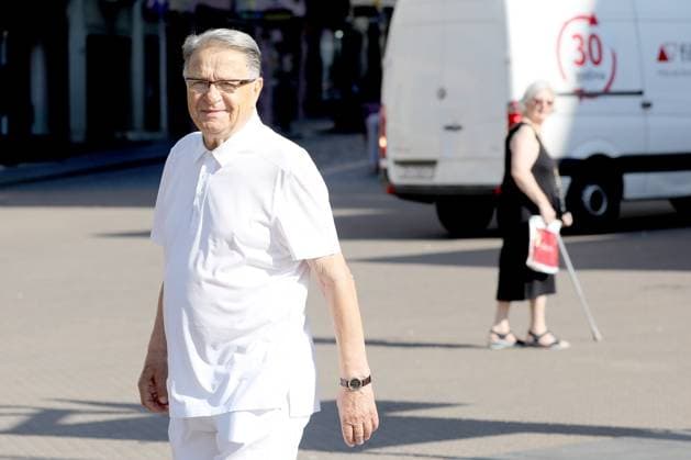Zagreb: Miroslav ÄÜiro BlaÅ¾eviÄ‡ u jutarnjim satima je proÅ¡etao glavnim gradskim trgom 04.07.2022., Zagreb - Miroslav Ciro Blazevic jutros je prosetao Trgom bana Jelacica. PatrikxMacek PIXSELL
