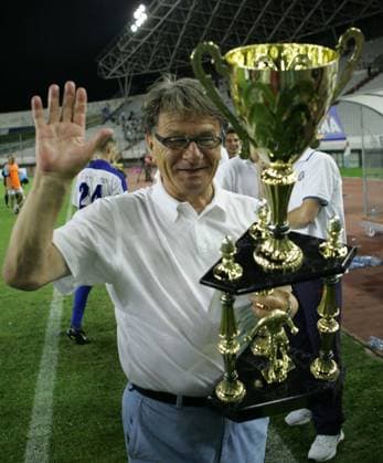 ARHIVA - Split: Hajduk pod vodstvom Miroslava BlaÅ¾eviÄ‡a osvojio Superkup 2005. godine 15.07.2005., Split - Hajduk nakon dva produzetka svladao Rijeku s 1:0 te osvojio Superkup. Miroslav Ciro Blazevic. n IvoxCagalj PIXSELL