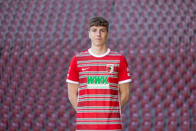 Arne Engels; FC Augsburg; 1. BL, Porträttermin 2022 2023,