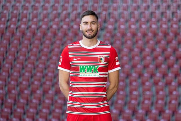Dion Drena Beljo; FC Augsburg; 1. BL, Porträttermin 2022 2023,