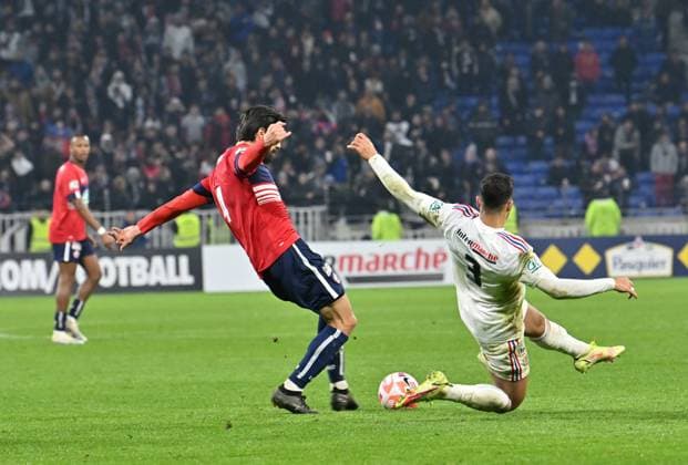 Henrique (lyon) vs Andre Gomes (lille) FOOTBALL: Olympique Lyonnais vs Lille Olympique Sporting Club - 8e Coupe de France - 08 02 2023 FredericChambert Panoramic 