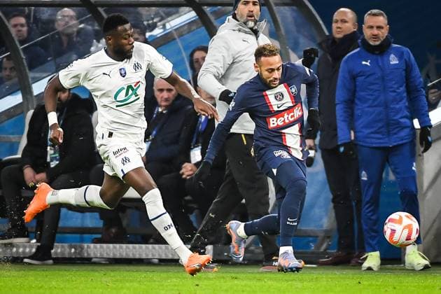 February 8, 2023, Marseille, France, France: Chancel MBEMBA of Marseille and NEYMAR JR of PSG during the French Cup match between Olympique de Marseille (OM) and Paris Saint-Germain (PSG) at Orange Velodrome Stadium on February 08, 2023 in Marseille, France. Marseille France - ZUMAm308 20230208_zsp_m308_002 Copyright: xMatthieuxMirvillex