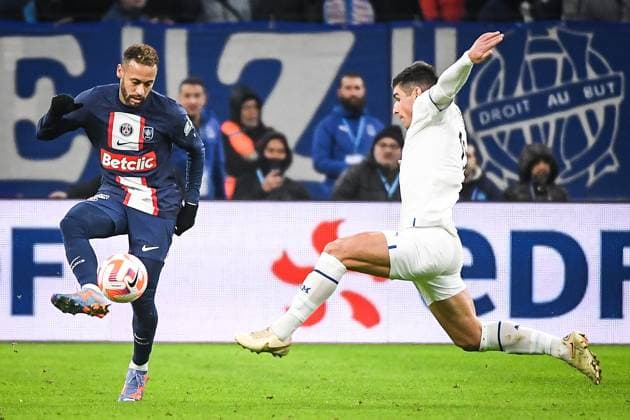 February 8, 2023, Marseille, France, France: NEYMAR JR of PSG and Ruslan MALINOVSKYI of Marseille during the French Cup match between Olympique de Marseille (OM) and Paris Saint-Germain (PSG) at Orange Velodrome Stadium on February 08, 2023 in Marseille, France. Marseille France - ZUMAm308 20230208_zsp_m308_005 Copyright: xMatthieuxMirvillex