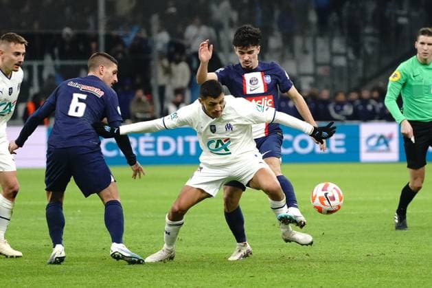 Alexis Sanchez (Olympique de Marseille) - Vitor Machado Vitinha (PSG) FOOTBALL : Olympique de Marseille vs PSG - Coupe de France - 8eme de finale - Marseille - 08 02 2023 NorbertScanella Panoramic 