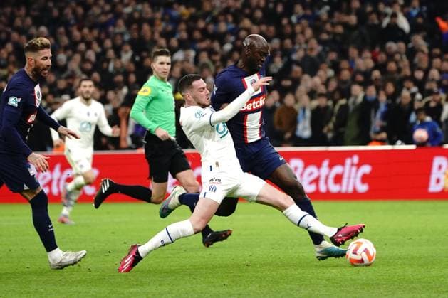 Jordan Veretout (Olympique de Marseille) - Nuno Mendes (PSG) FOOTBALL : Olympique de Marseille vs PSG - Coupe de France - 8eme de finale - Marseille - 08 02 2023 NorbertScanella Panoramic 