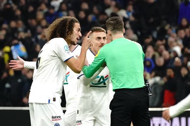 Matteo Guendouzi (Olympique de Marseille) - Valentin Rongier (Olympique de Marseille) - Francois Letexier (arbitre) FOOTBALL : Olympique de Marseille vs PSG - Coupe de France - 8eme de finale - Marseille - 08 02 2023 NorbertScanella Panoramic 