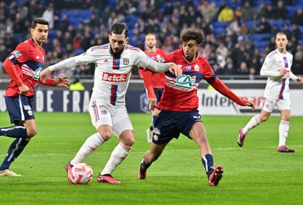 Rayan Cherki (lyon) vs LÃ ny Yoro (lille) FOOTBALL: Olympique Lyonnais vs Lille Olympique Sporting Club - 8e Coupe de France - 08 02 2023 FredericChambert Panoramic 