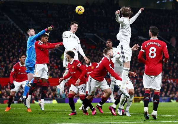 Sport Themen der Woche KW06 Sport Bilder des Tages Mandatory Credit: Photo by Matt West Shutterstock (13757731bc) Manchester United, ManU goalkeeper David De Gea punches the ball clear Manchester United v Leeds United, Premier League, Football, Old Trafford, Manchester, UK - 08 Feb 2023 EDITORIAL USE ONLY No use with unauthorised audio, video, data, fixture lists, club league logos or live services. Online in-match use limited to 120 images, no video emulation. No use in betting, games or single club league player publications. Manchester United v Leeds United, Premier League, Football, Old Trafford, Manchester, UK - 08 Feb 2023 EDITORIAL USE ONLY No use with unauthorised audio, video, data, fixture lists, club league logos or live services. Online in-match use limited to 120 images, no video emulation. No use in betting, games or single club league player publications.  Copyright: xMattxWest Shutterstockx 13757731bc