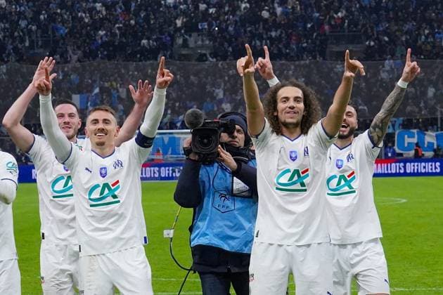 Fin de match - joie Olympique de Marseille - Matteo Guendouzi (Olympique de Marseille) - Valentin Rongier (Olympique de Marseille) FOOTBALL : Olympique de Marseille vs PSG - Coupe de France - 8eme de finale - Marseille - 08 02 2023 NorbertScanella Panoramic 