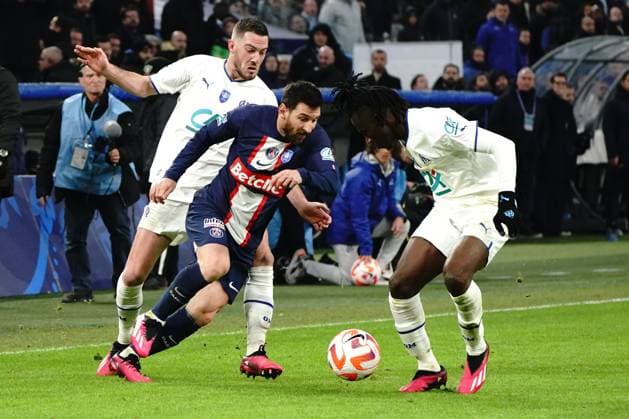 Lionel Messi (PSG) - Issa KaborÃ (Olympique de Marseille) FOOTBALL : Olympique de Marseille vs PSG - Coupe de France - 8eme de finale - Marseille - 08 02 2023 NorbertScanella Panoramic 