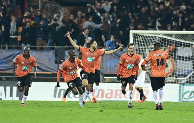 Joie des joueurs de Lorient apres le but de E Le Fee ( 10 - FC Lorient ) - FOOTBALL : Lorient vs Lens - Coupe de France - 09 02 2023 FedericoPestellini Panoramic 