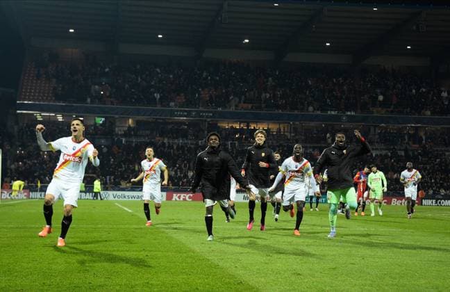 Joie des joueurs de Lens en fin de match apres sa victoire - FOOTBALL : Lorient vs Lens - Coupe de France - 09 02 2023 FedericoPestellini Panoramic 
