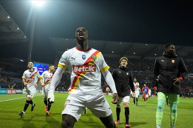 Joie des joueurs de Lens en fin de match apres sa victoire - D Machado ( 12 - Lens ) - FOOTBALL : Lorient vs Lens - Coupe de France - 09 02 2023 FedericoPestellini Panoramic 